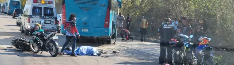 pareja-que-viajaba-en-moto-pierde-la-vida-en-el-municipio-de-solidaridad_MASTER