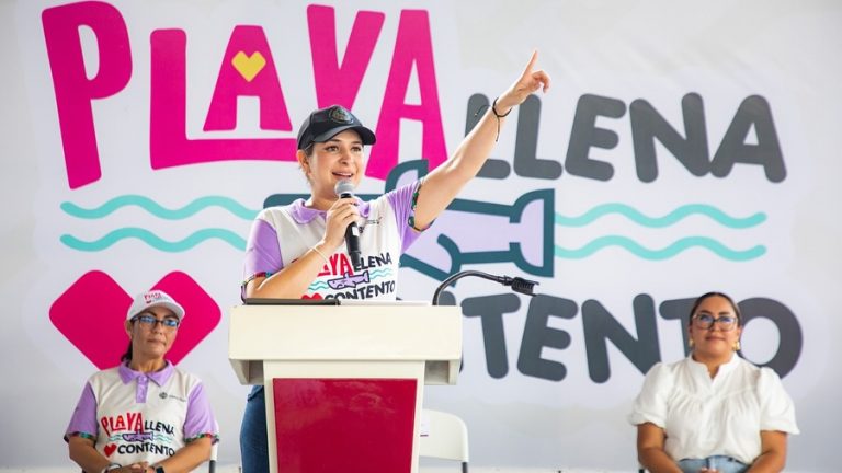 La presidenta municipal Estefanía Mercado encabezó la entrega de despensas del nuevo programa “Playa Llena, Corazón Contento