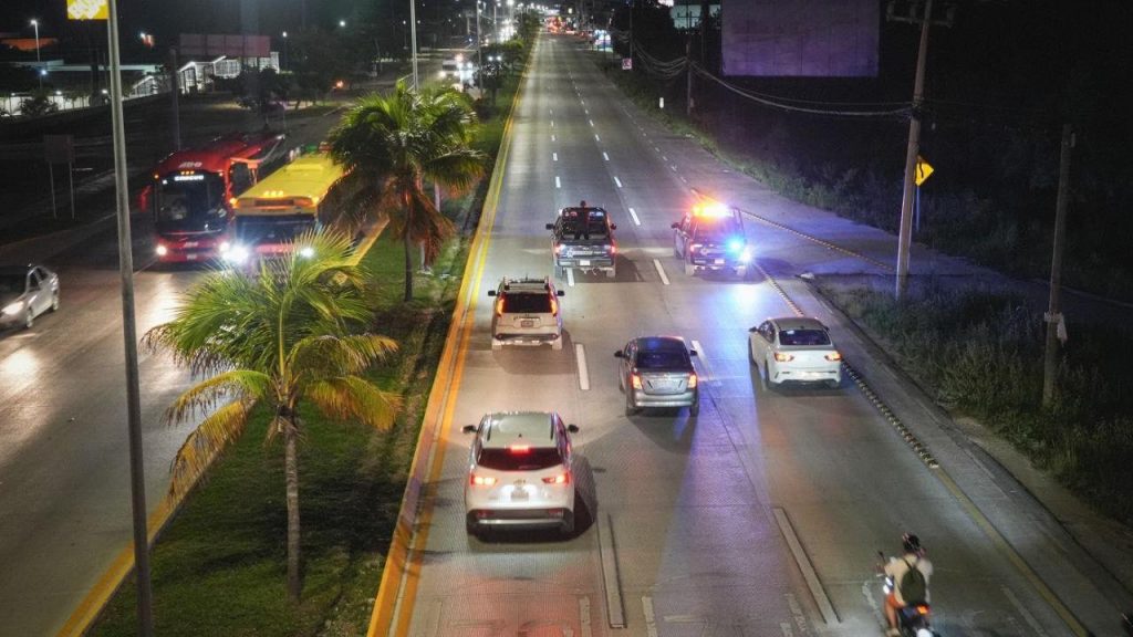 Aumenta patrullaje en bulevar Colosio de Cancún con operativo Carrusel