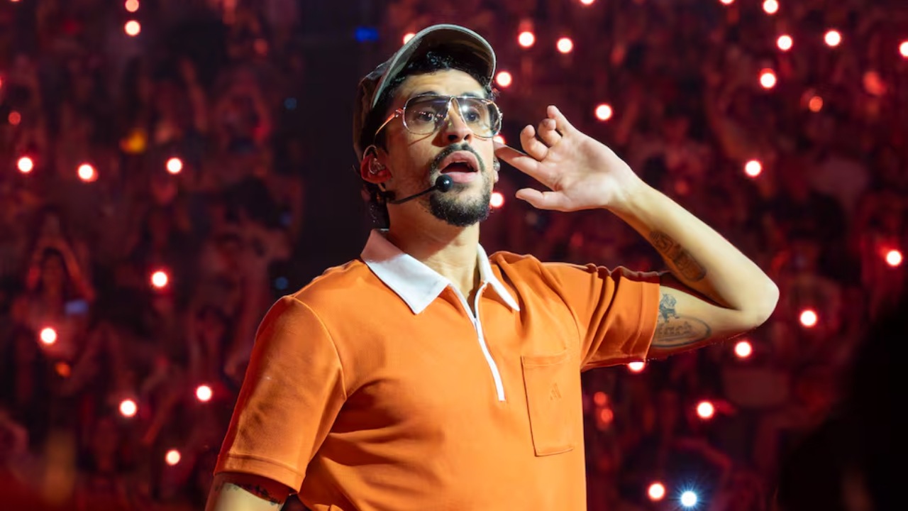 Bad Bunny será el primer solista masculino latino en encabezar el show de medio tiempo del Super Bowl LX, el 8 de febrero de 2026 en Santa Clara, California.
