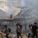 Un bombardeo israelí en el barrio de Al Tufá, en Gaza, dejó 17 civiles muertos y 20 desaparecidos, la mayoría niños y mujeres.
