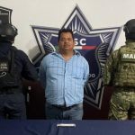Santos “N” fue detenido por la Secretaría de Seguridad Ciudadana tras manejar a exceso de velocidad, zigzaguear entre vehículos y agredir a los oficiales en la supermanzana 232 de Cancún