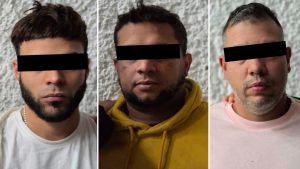 Elementos de seguridad detuvieron a Nelson Arturo, alias “Nelson”, y a otros dos presuntos integrantes del Tren de Aragua en Iztapalapa, asegurando drogas como metanfetamina, cocaína y mariguana.