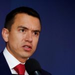 El presidente de Ecuador aseguró que tres químicos tóxicos fueron hallados en una mermelada y unos chocolates que recibió como regalo.