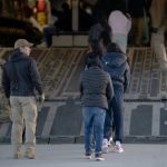 El gobierno de Donald Trump propone entregar 2,500 dólares a niños migrantes que acepten regresar voluntariamente a sus países de origen.