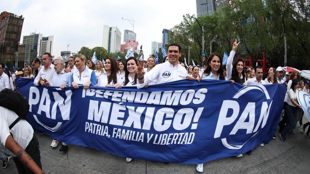 El PAN presentó su nuevo logo y anunció cambios internos, reafirmando que competirá en las elecciones de 2027 sin depender de alianzas políticas.