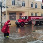 Se realizan labores de limpieza y desazolve en colonias y fraccionamientos de Playa del Carmen para prevenir inundaciones.