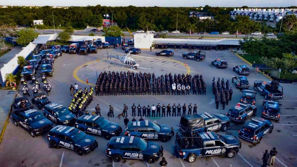 Playa del Carmen refuerza su liderazgo en seguridad con un despliegue operativo que protege a ciudadanos y turistas, gracias a una inversión histórica de más de 1,200 millones de pesos en patrullas y equipamiento.