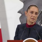 La presidenta Claudia Sheinbaum confirmó que la FGR investiga a empresas de Estados Unidos por su presunta relación con el contrabando de combustibles.