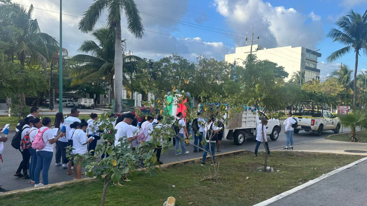 Protección Civil de Cancún prepara operativos y pide a los grupos de peregrinos avisar sus recorridos para garantizar la seguridad durante los festejos guadalupanos.
