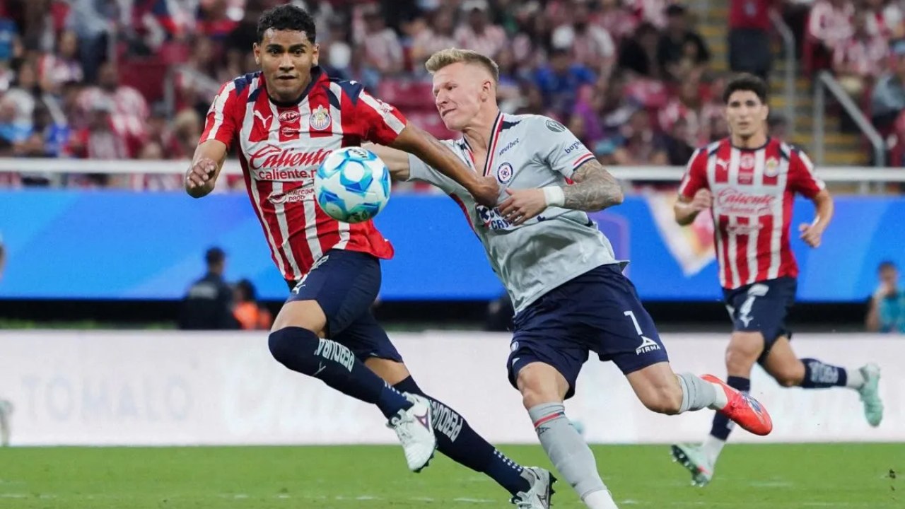 La Máquina cayó ante Pumas y terminó tercera, por lo que medirá fuerzas con el Rebaño en los cuartos de final del torneo Apertura 2025.