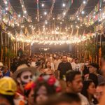Cientos de habitantes y turistas participaron en la marcha silenciosa rumbo al Cementerio Municipal, como parte del tradicional Paseo de los Pixanes.