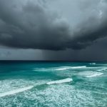 El frente frío núm. 16 provocará lluvias, viento fuerte y descenso de temperaturas en el norte y noreste de México, mientras canales de baja presión generarán chubascos en el sureste y península de Yucatán.