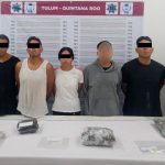 Un operativo conjunto en la carretera Boca Paila permitió detener a cinco personas, entre ellas un menor, por posesión de presunta marihuana y cocaína.