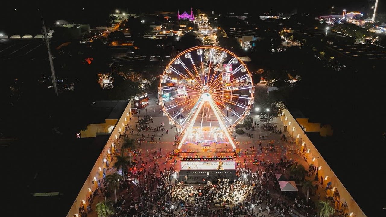 La Feria Internacional de Yucatán Xmatkuil 2025 fue inaugurada con un ambiente lleno de música, tradición y orgullo yucateco.