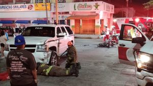 El fuerte choque en la Región 103 movilizó a paramédicos, bomberos y agentes de Tránsito durante la madrugada.