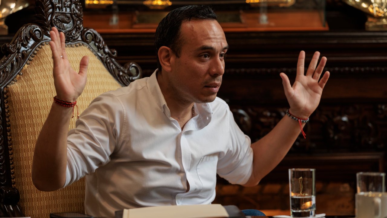 José Jerí afirmó que no descarta ingresar a la embajada de México para detener a Betssy Chávez, quien permanece refugiada tras recibir prisión preventiva.