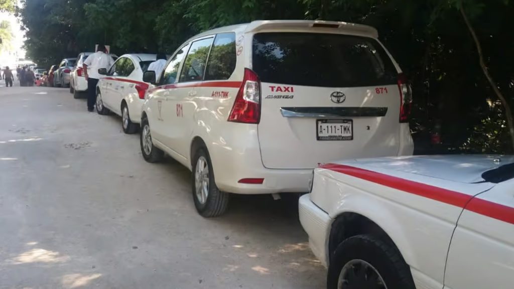 Taxistas de Tulum prevén que el ajuste de tarifas se concrete antes de diciembre y anuncian la implementación de un código QR para facilitar la consulta de precios.