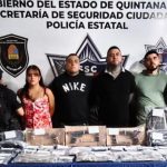 Cuatro personas fueron detenidas con armas, droga y efectivo en un operativo conjunto en Cancún.