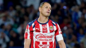 El Club Deportivo Guadalajara oficializó la salida de Javier ‘Chicharito’ Hernández tras el cierre del Apertura 2025.