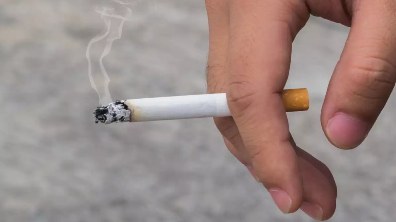 Marcas de cigarros y bebidas saborizadas comenzaron a distribuir nuevas listas de precios con incrementos de hasta 20%, derivados de la entrada en vigor de los impuestos saludables en 2026.