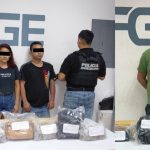 La Fiscalía General del Estado, junto con fuerzas federales y policías locales, realizó cuatro cateos en Playa del Carmen y Benito Juárez, asegurando drogas, un vehículo y deteniendo a cuatro personas por su presunta relación con el narcomenudeo.