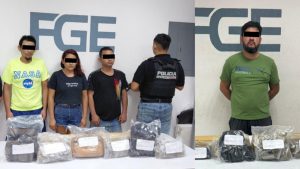 La Fiscalía General del Estado, junto con fuerzas federales y policías locales, realizó cuatro cateos en Playa del Carmen y Benito Juárez, asegurando drogas, un vehículo y deteniendo a cuatro personas por su presunta relación con el narcomenudeo.
