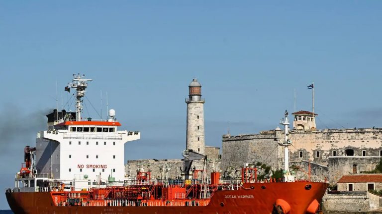 Un buque procedente de México arribó a La Habana con 85 mil barriles de petróleo, en un contexto de reducción de suministros desde Venezuela.