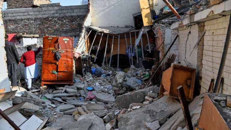 Ocho personas fallecieron y siete más resultaron lesionadas tras la explosión de una bombona de gas ocurrida luego de una boda en la capital de Pakistán.