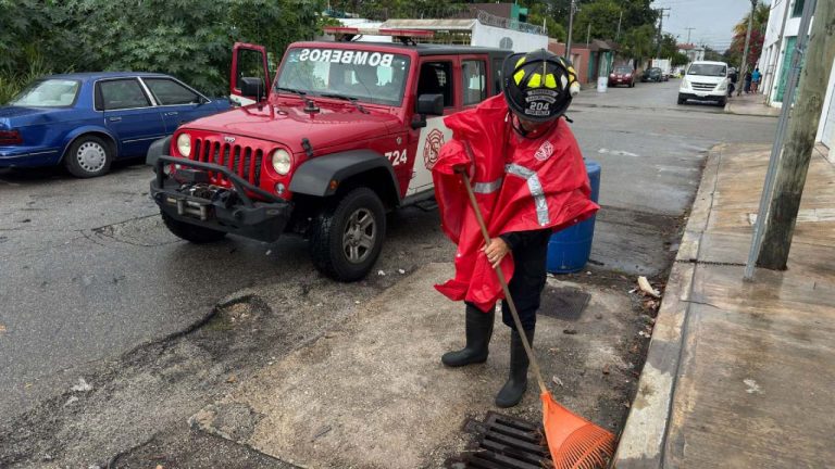 Playa del Carmen activa el Operativo Tormenta por lluvias y frío de hasta 13° derivados del frente frío 32 y un efecto de cuña frontal.