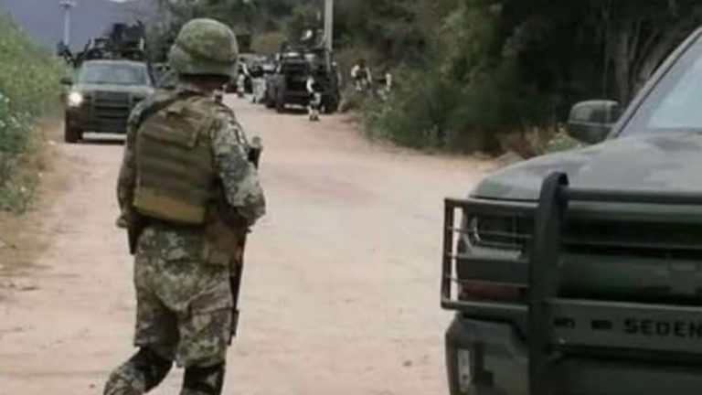 Durante un operativo conjunto de fuerzas federales y estatales en Limones, Bacalar, se registró un enfrentamiento armado que generó intensa movilización policial y medidas de protección para los habitantes de la comunidad.