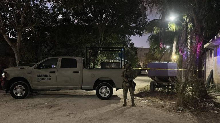 La Fiscalía General del Estado ejecutó un cateo en el centro botanero “Caribeños”, ubicado en los límites de Cancún e Isla Mujeres.