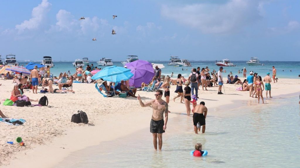Isla Mujeres mantiene una ocupación hotelera superior al 90 por ciento tras la conclusión del Carnaval, lo que refleja la confianza de visitantes nacionales e internacionales.