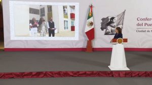 Durante la mañanera, Mara Lezama informó la entrega de 90 viviendas en Chetumal y avances del programa habitacional en Quintana Roo.