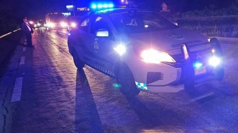 Encuentran a hombre sin vida en la carretera Puerto Morelos-Cancún