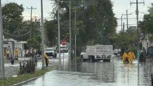 El Frente Frío 41 provocó lluvias, encharcamientos y fuertes vientos en Quintana Roo, afectando vialidades y zonas urbanas en Cancún y Playa del Carmen.
