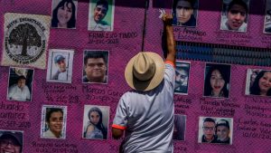 Autoridades federales informaron que más de 132 mil personas permanecen desaparecidas en el país, con una parte importante de expedientes incompletos.