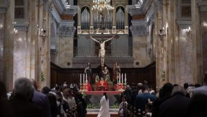 Las restricciones impuestas por Israel limitaron el acceso de cristianos palestinos a Jerusalén, obligando a cancelar rituales tradicionales de Semana Santa.