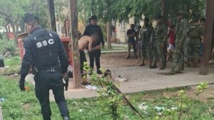 Vecinos de Paseos del Mar retuvieron a un hombre señalado por intentar robar en una vivienda; autoridades evitaron que fuera linchado.