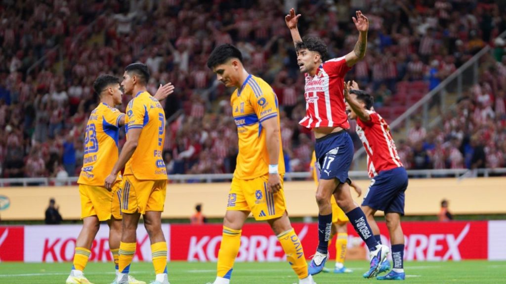 Con una remontada en el estadio Akron, Chivas eliminó a Tigres tras empatar 3-3 en el global y clasificarse a las semifinales de la Liga MX.