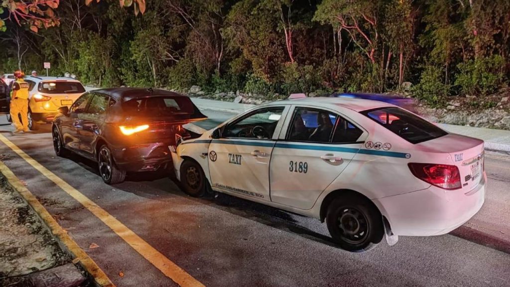 Accidente por alcance en Villas del Sol dejó un lesionado y daños materiales sobre la avenida CTM en Playa del Carmen.