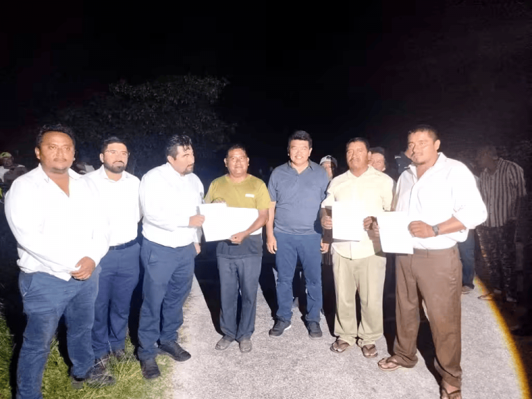 comunidades-de-bacalar-dejaran-de-pagar-electricidad-tras-acuerdo-con-cfe-por-constantes-apagones_MASTER